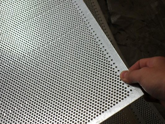 0.5 Mm SS201 SS410 Mirror Polished Stainless Steel Plate ASTM Perforated Mesh Decorative Slotted Hole